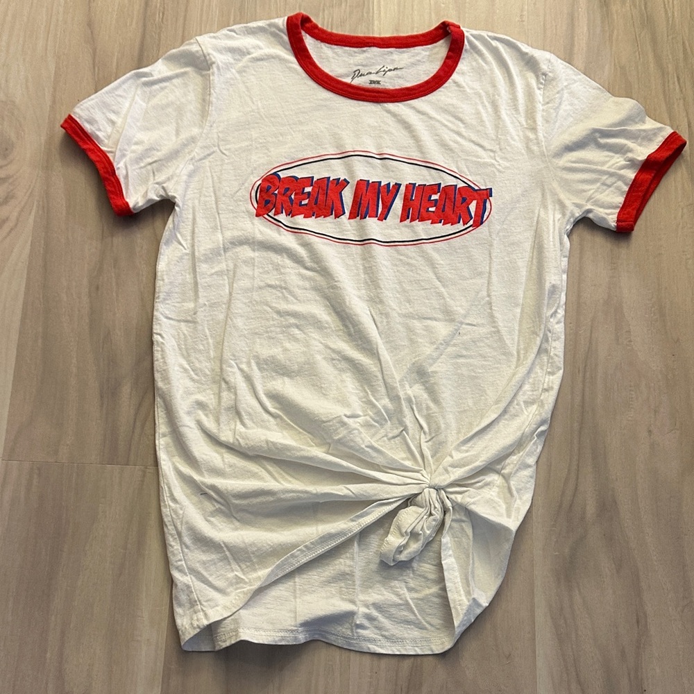 4/$20 EUC White and Red Women's Short Sleeve Tee PTP 18.5" UNISEX
